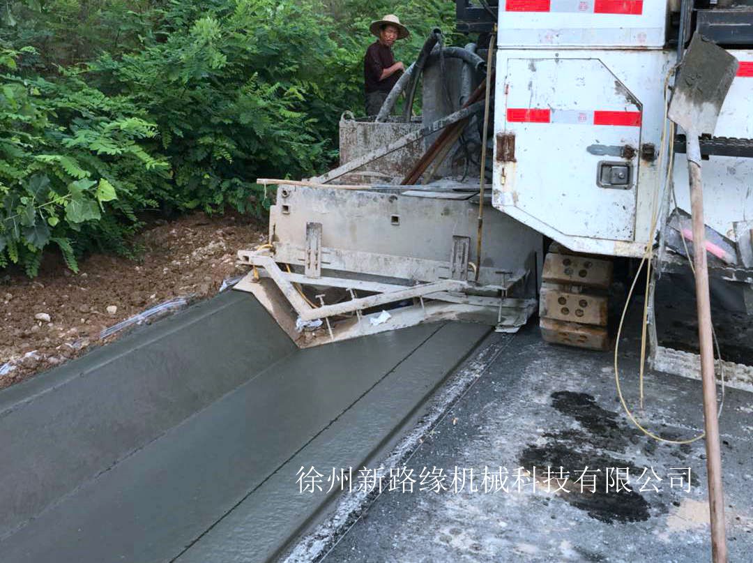 混凝土攤鋪機的施工技術(shù)、安全操作